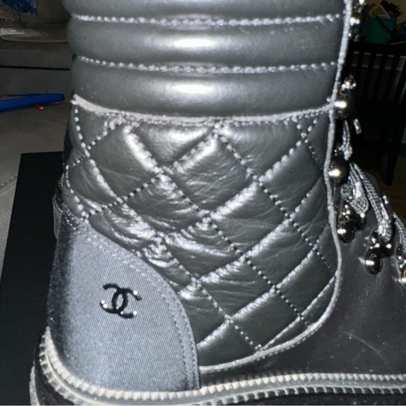 CHANEL Combat Calfskin Grosgrain Quilted Lace Up Boots Size 37 - Picture 17 of 17
